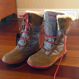 Women’s Bearpaw Aretha Boots with real wool lining